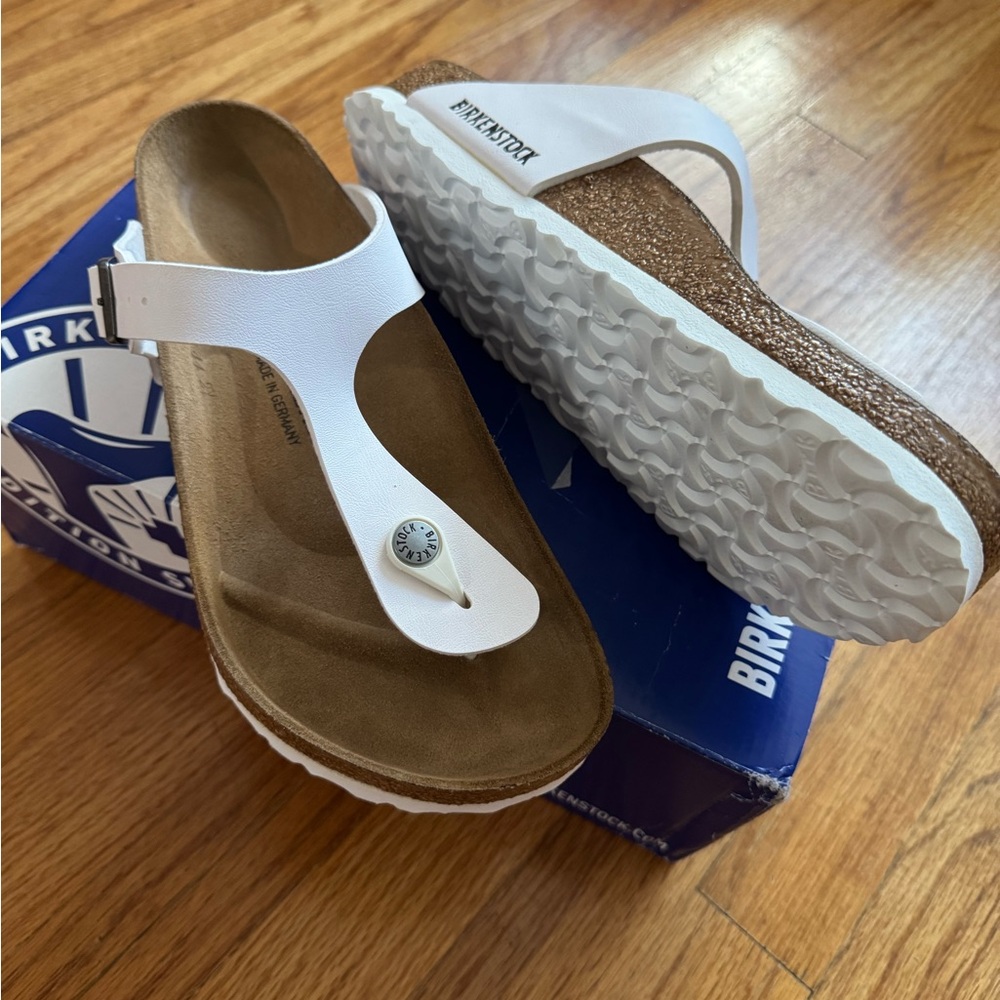 Birkenstock Gizeh BS White Strap Sandals with Brown Footbed